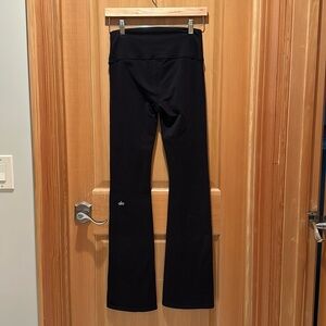 Alo Yoga airbrush, high waist bootcut legging in size medium.
